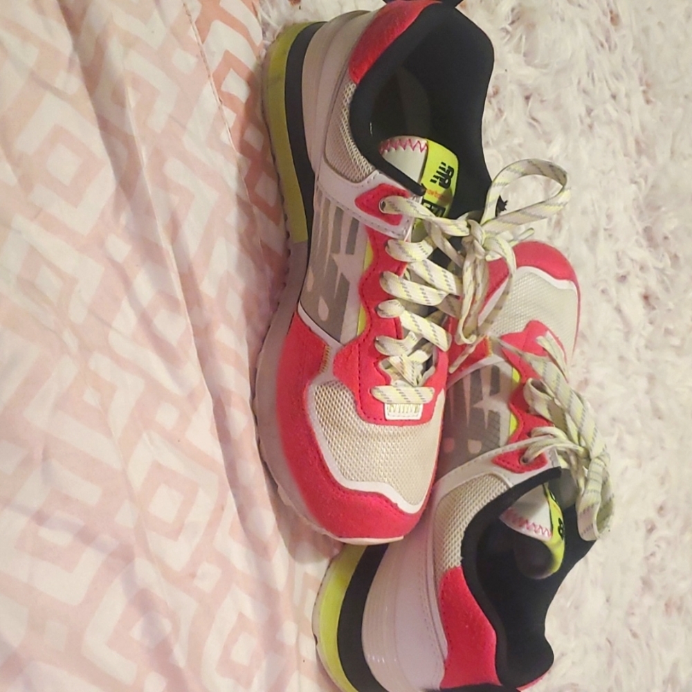 New balance women's size 7 shoes